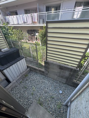 【その他】 | 田能4丁目中古戸建 | キッチンから出入りできる勝手口です。ゴミの一時保管や換気にも便利です。