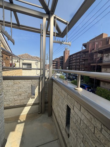 【バルコニー】 | 田能4丁目中古戸建 | 陽当たり良好な南向きバルコニーです。