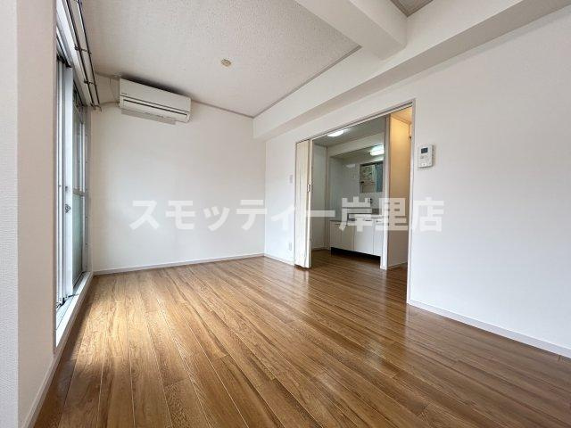 メゾン澤田の洋室