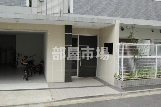 ファインクレスト入谷のエントランス