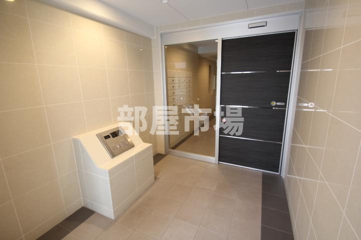 ファインクレスト入谷のエントランス