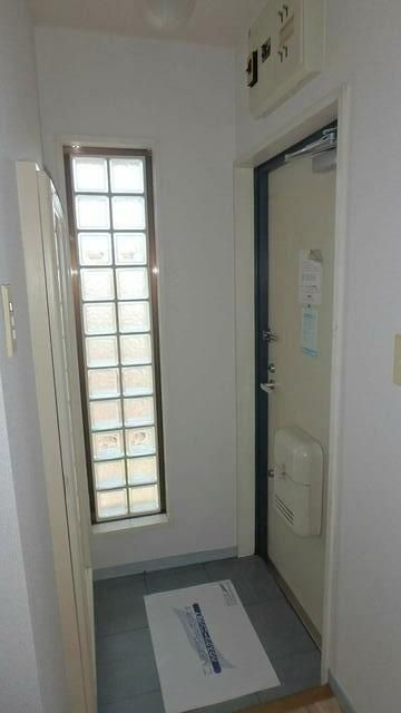 ジュネパレス千葉第３２の玄関