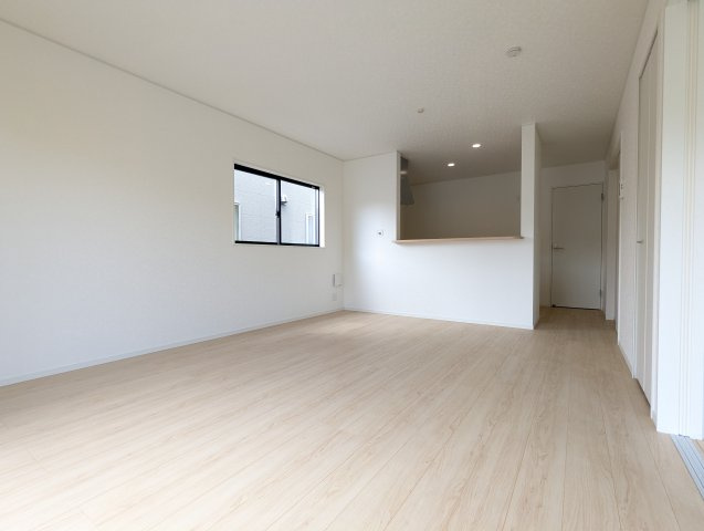 水戸市平須町　第8の居間・リビング|開放感がありお部屋を見渡せ・・動線が非常に効率的でスムーズな作業ができ魅力的です。