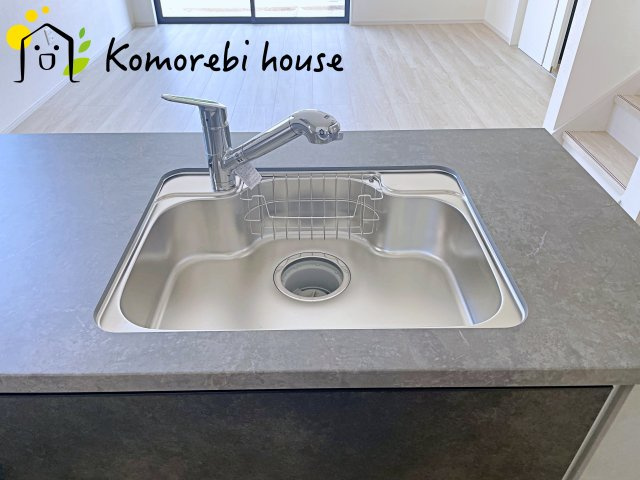 上尾市本町　6期　新築一戸建て　KEIAI GRACE　02のキッチン|きれいなキッチンです