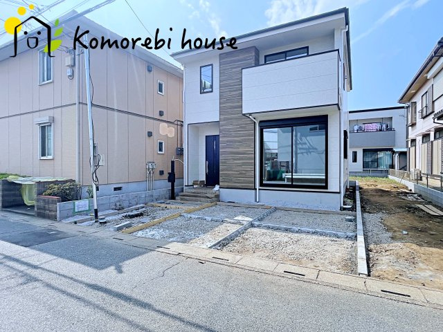 上尾市本町　6期　新築一戸建て　KEIAI GRACE　02の駐車場|車をお持ちの方に嬉しい駐車場付きの物件です