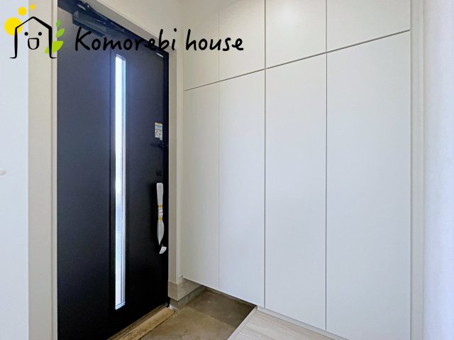 上尾市本町　6期　新築一戸建て　KEIAI GRACE　02の玄関