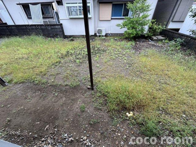 すみれ台平屋貸家の庭