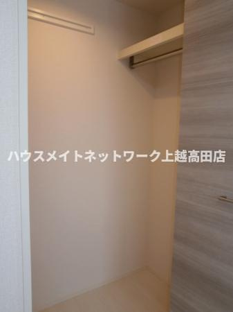 Ｓｋｙ Ｔｅｒｒａｃｅ石橋の収納|ウォークインクローゼット