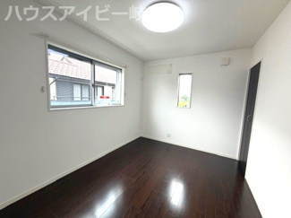 【洋室】 | 岐阜市茜部本郷！築9年中古住宅！水回りなどリフォーム歴あり！人工芝のお庭スペースあります♪ | 岐阜市茜部本郷！築9年中古住宅！水回りなどリフォーム歴あり！人工芝のお庭スペースあります♪
