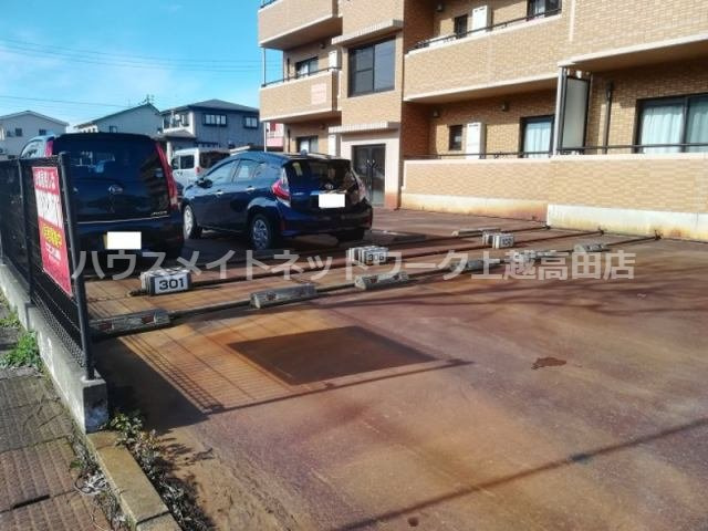 ハイツオルフィーの駐車場|駐車場