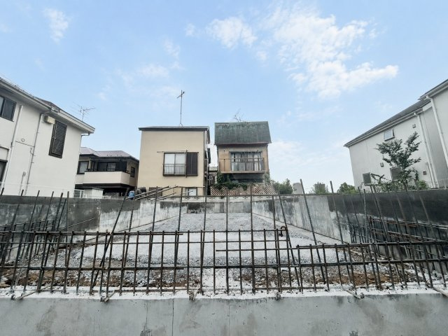 練馬区東大泉7丁目　新築戸建　全3棟の外観|2026.08.03撮影

現地ご見学希望・資料請求などお気軽にお問い合わせ下さい！
03-5990-5201