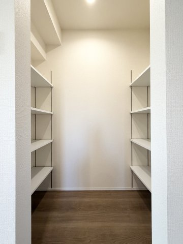 【その他共用部分】 | リーブルガーデン児島柳田町 (全1棟) | パントリー