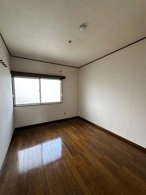 【洋室】 | カミーリア7 | 洋室5.2帖☆洋室のお部屋は寝室や子供部屋としても使えますね♪洋室なのでお手入れもラクラク～♪