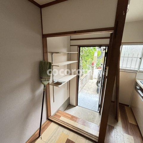 田井西町車庫付リノベテラスの内装