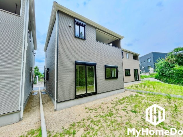 守山区中志段味　第3の庭|スタイリッシュな外観。落ち着いた色合いが印象的な住まいです。