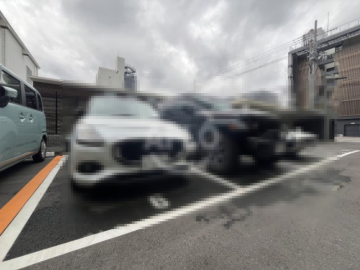 アドバンス江坂東デパールの駐車場|アドバンス江坂東デパール　駐車場