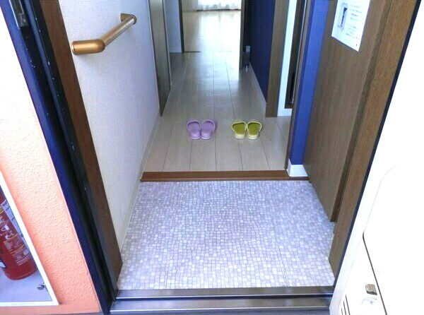 マ・メゾン池場の玄関
