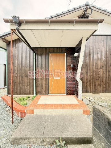 野中町徳瀬貸家の玄関|シンプルで使いやすい玄関です