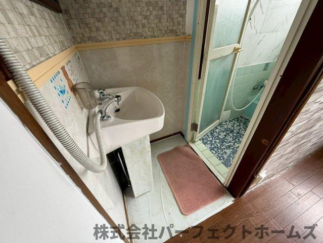 田口1丁目戸建　の洗面所|コンパクトで使いやすい洗面所