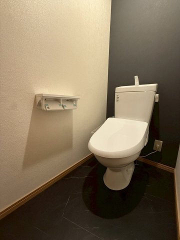 稲葉1丁目　中古戸建のトイレ