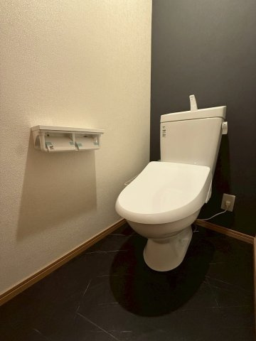 稲葉1丁目　中古戸建のトイレ