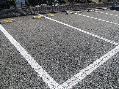 レオパレスベルセフォネの駐車場
