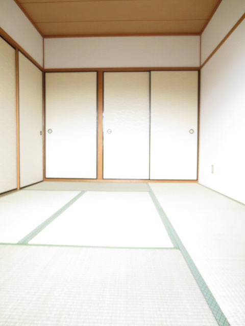 アヴェルデ十ヶ坪の和室