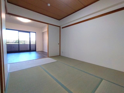 【和室】 | ユニーブル鳴海東カーデンコート | LDに和室が隣接、お子様の遊び場等多目的に活用可能