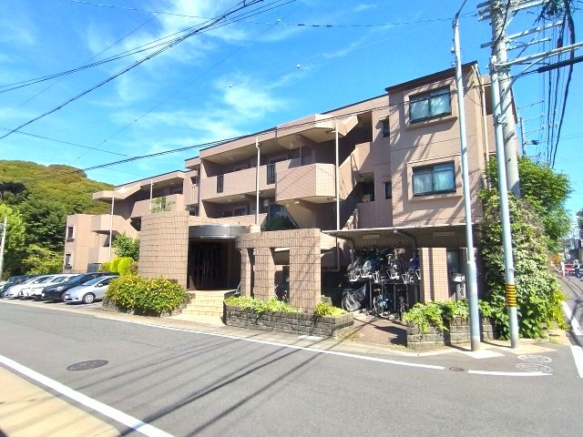 ユニーブル鳴海東カーデンコートの外観|車や生活音が気にならない閑静な環境でプライバシーが守られます！