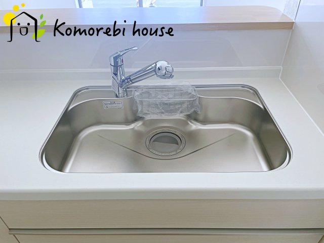 伊奈町小室　第19　新築一戸建て　CRADLE　GARDEN　01のキッチン|コンパクトなキッチンで掃除もラクラク