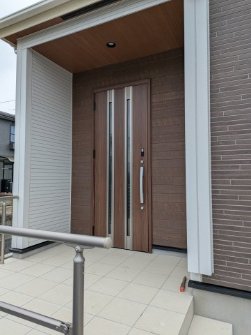 水戸市見川町　４期の玄関|暖かい印象の玄関です。玄関は住まいの（顔）です～♪新しい生活を新しい家で♪