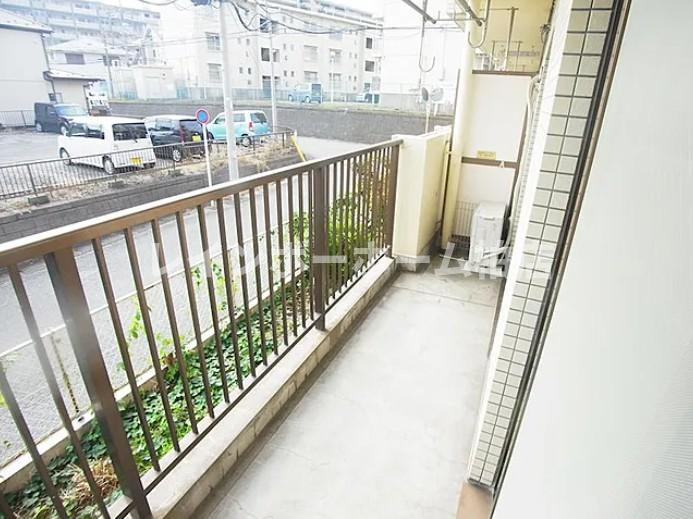 特典：仲介手数料が無料です!!のバルコニー|バルコニーからの眺めを楽しみながら食事をしませんか