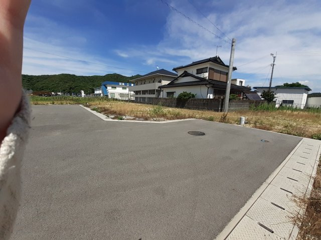 宇土市岩古曽町の売地の前面道路含む現地写真