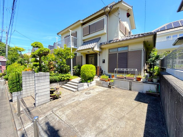 土地面積：189.09㎡　用途地域：第一種低層住宅専用地域
前面道路：公道約6.0M（約13.3M接道）