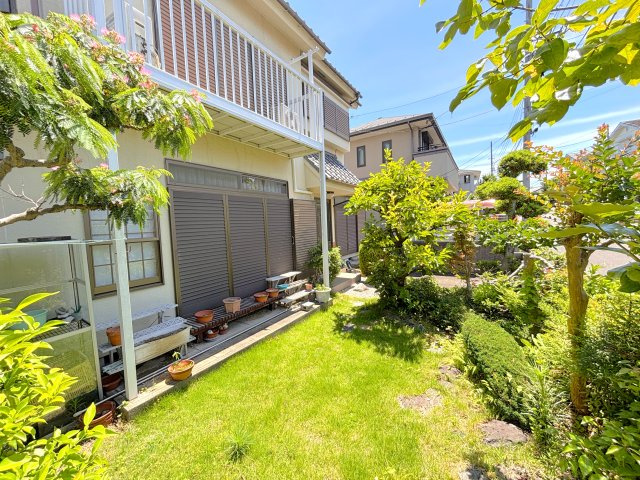 土地面積：189.09㎡　用途地域：第一種低層住宅専用地域
前面道路：公道約6.0M（約13.3M接道）