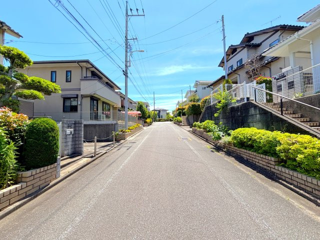 前面道路：公道約6.0M（約13.3M接道）
交通量少なく、閑静な住宅街です♪