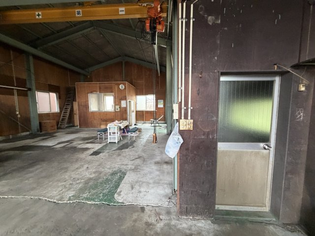 大高町工場(P3台駐車可)の内装