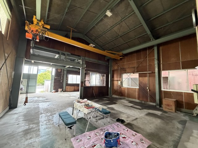 大高町工場(P3台駐車可)の内装