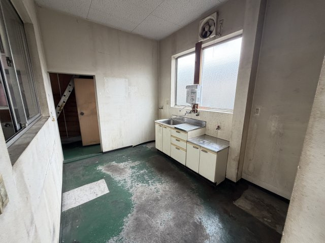 川添町工場事務所付き(P3台駐車可)の内装
