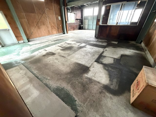 川添工場(P3台駐車可)の駐車場
