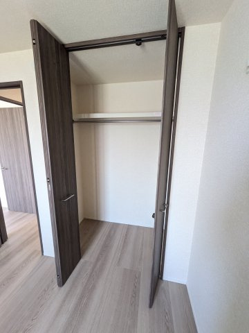 ロイヤル神木の収納|北側4.5帖の洋室です。