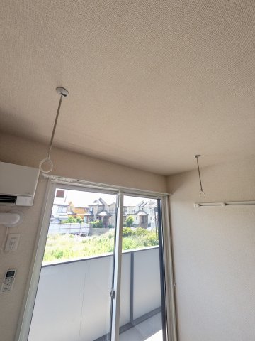 ロイヤル神木の内装|南側6.1帖の洋室です。