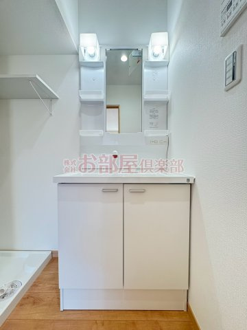 FLOW野中町の洗面所|ゆったりとスペースのある洗面所