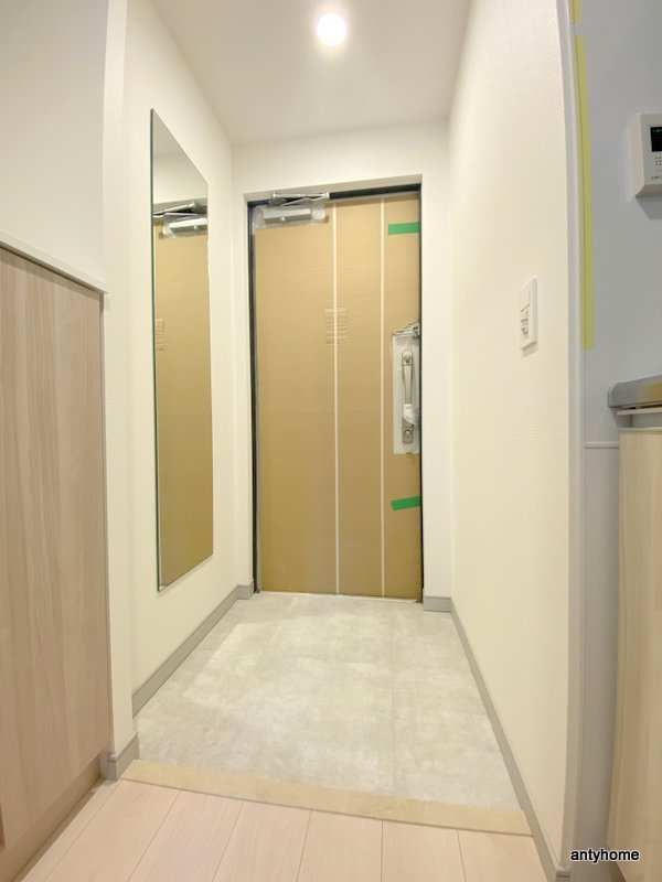ワールドアイ大阪城EASTアドバンス 仲介手数料無料の玄関