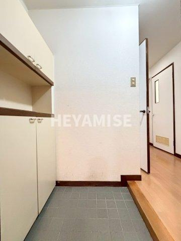 MTマンションの玄関