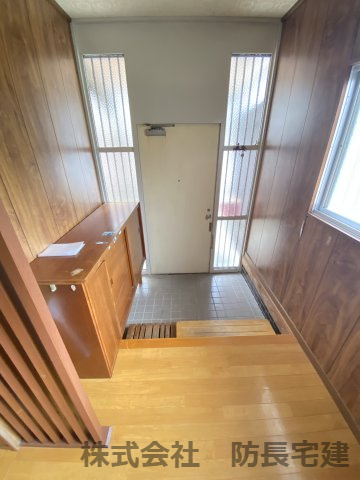 山口市折本２丁目の中古一戸建の玄関