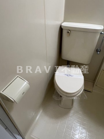 サンライン成育　BRAVI不動産のトイレ|【サンライン成育】清潔感のあるトイレです