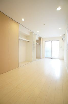 川崎市多摩区枡形２丁目のアパートの居間・リビング