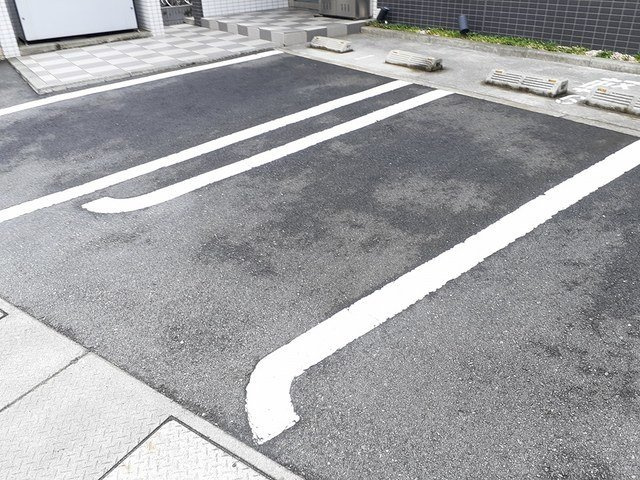 ブルーベルの駐車場