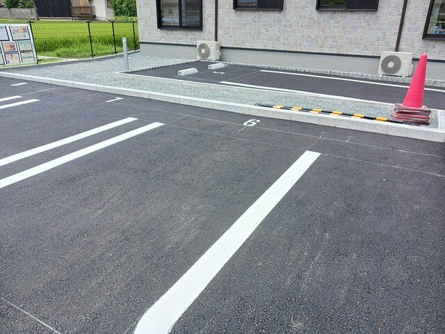 メゾンドオリーブの駐車場